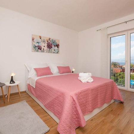 Apartment Nona - Center, 150 Meters From The Beach Supetar Dış mekan fotoğraf